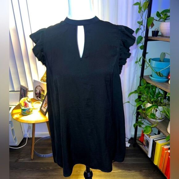 Mossimo Supply Co. Tops - Darling black top size medium